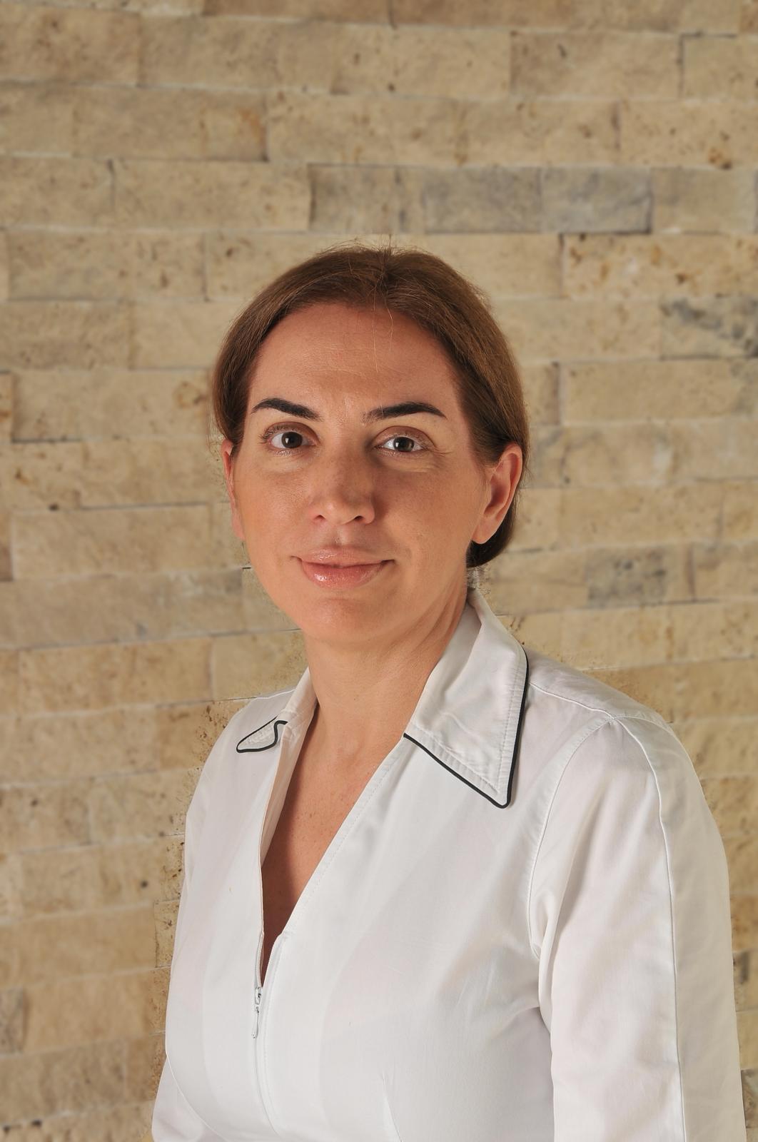 Ayşe Akçura Photo